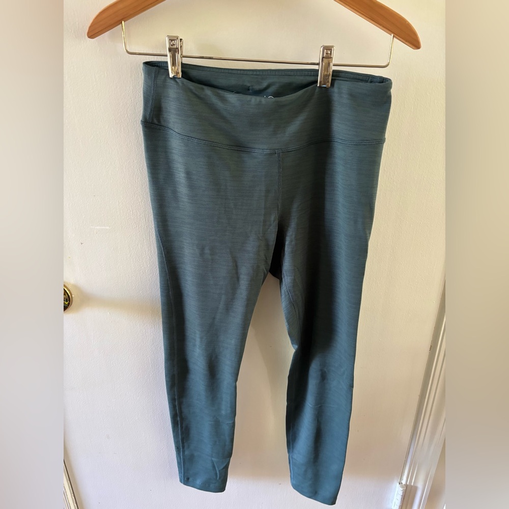 Outdoor Voices 7/8 Green Stripe Techsweat Flex Leggings, Size Medium